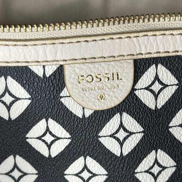 Fossil Sydney geometric diamond coated tote w/dust bag - Picture 5 of 9